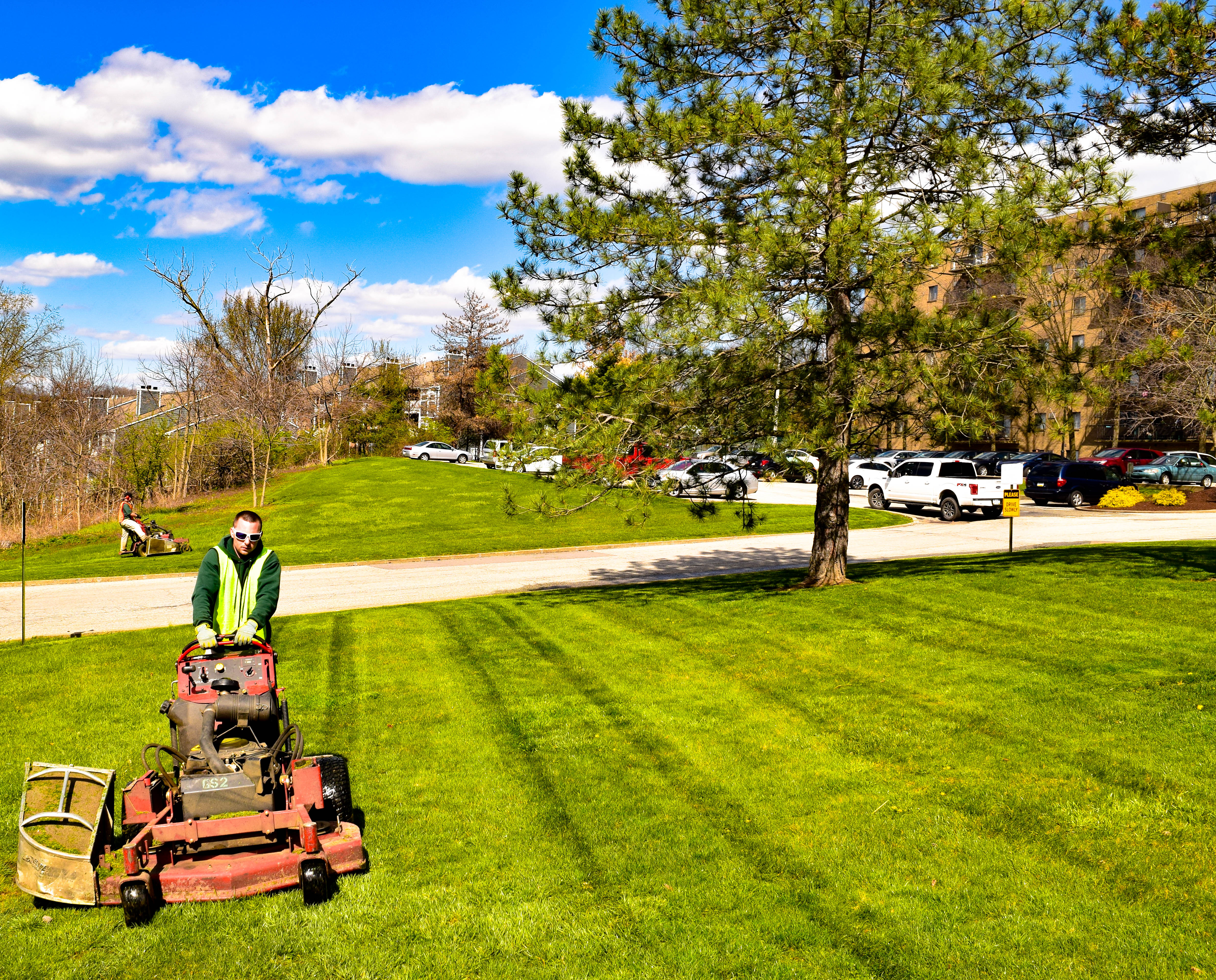 weekly lawn mowing in Pittsburgh