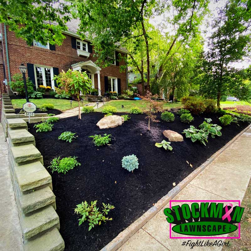 mulching- Stockman Lawnscape : Colorful Flower Bed