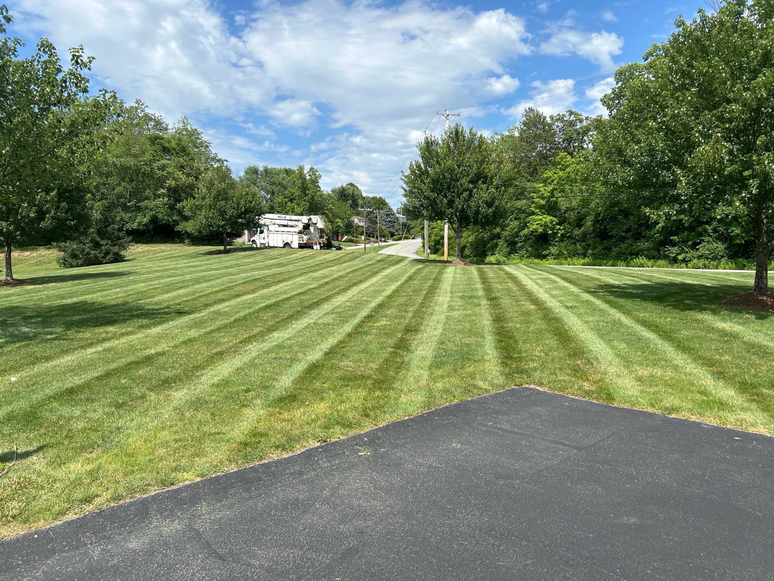 weekly lawn mowing in Pittsburgh